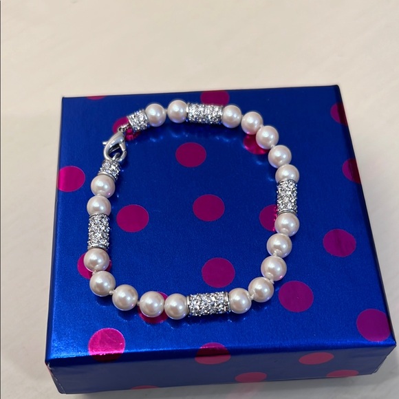 Jewelry - NIB: Pearl and Rhinestone Bracelet
